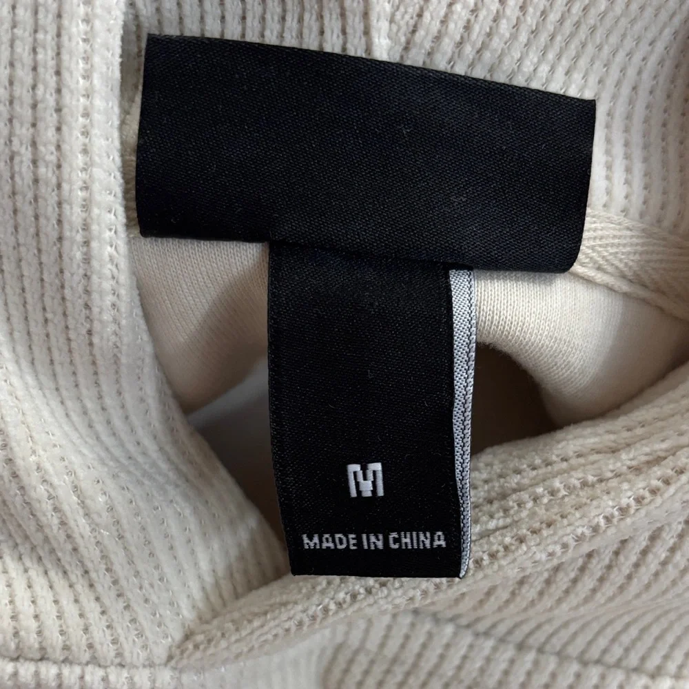 New York Knicks Hoodie - Picture 4 of 4